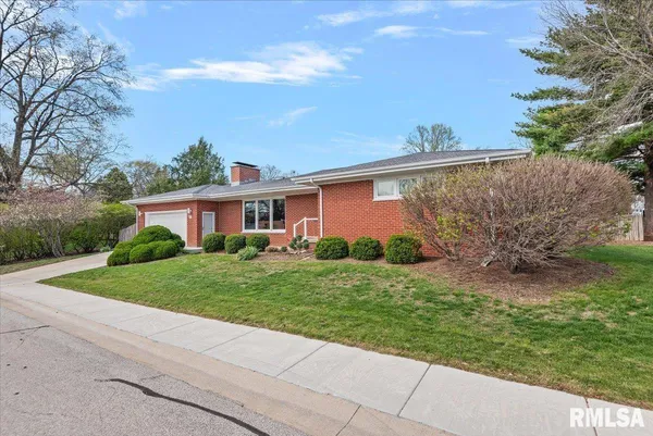 $280,000 | 1401 Ivywood Drive, Springfield, IL 62704