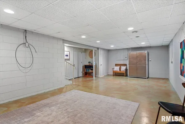 $280,000 | 1401 Ivywood Drive, Springfield, IL 62704