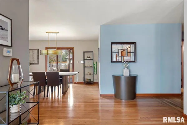 $280,000 | 1401 Ivywood Drive, Springfield, IL 62704