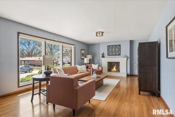 $280,000 | 1401 Ivywood Drive, Springfield, IL 62704