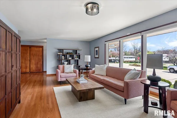 $280,000 | 1401 Ivywood Drive, Springfield, IL 62704