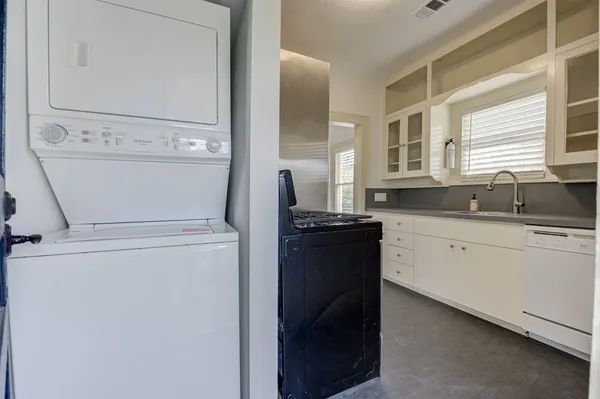 $1,850 | 1516 Bonnie Brae Street, Unit 2, Houston, TX 77006