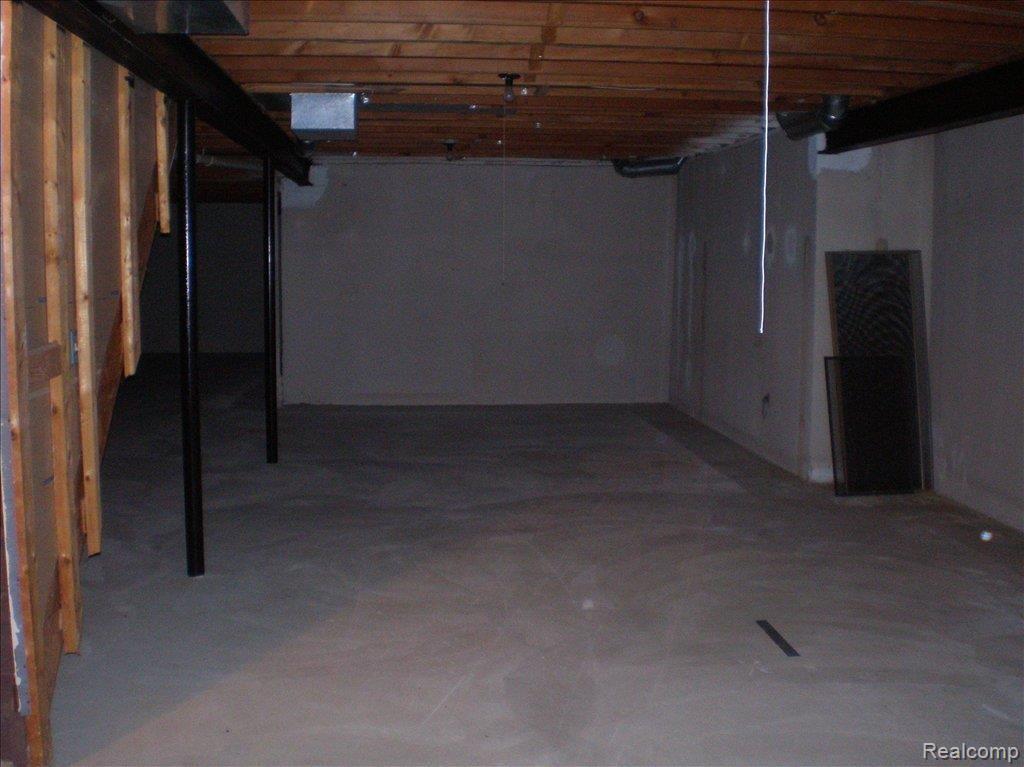 809 Stanford Circle Rochester, MI 48309 - Photo 17 of 18 PC090403