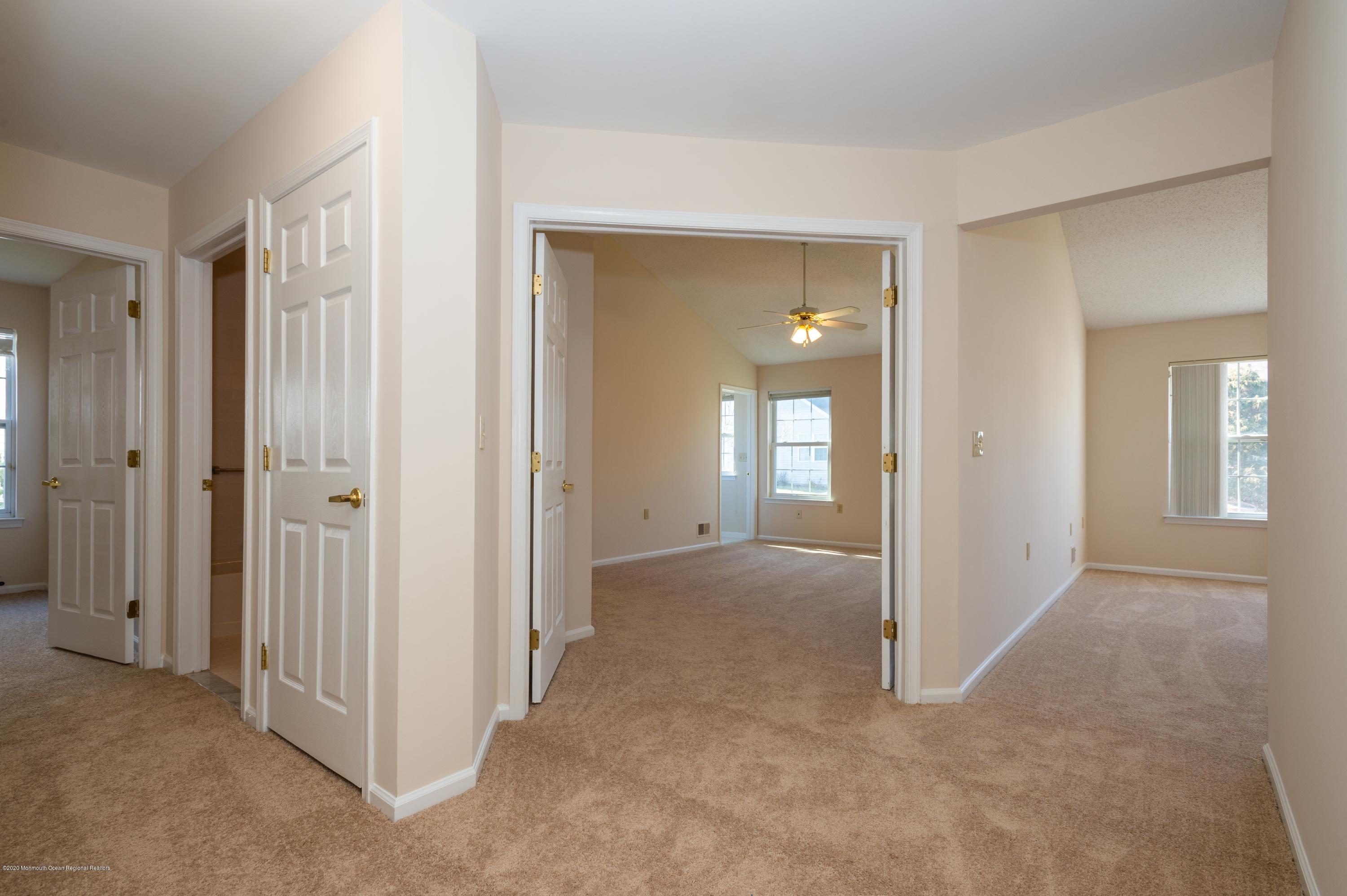 9 Portebello Road Jackson, NJ 08527 - Photo 16 of 26 16_9PortebelloRoad_6_Hallway_HiRes