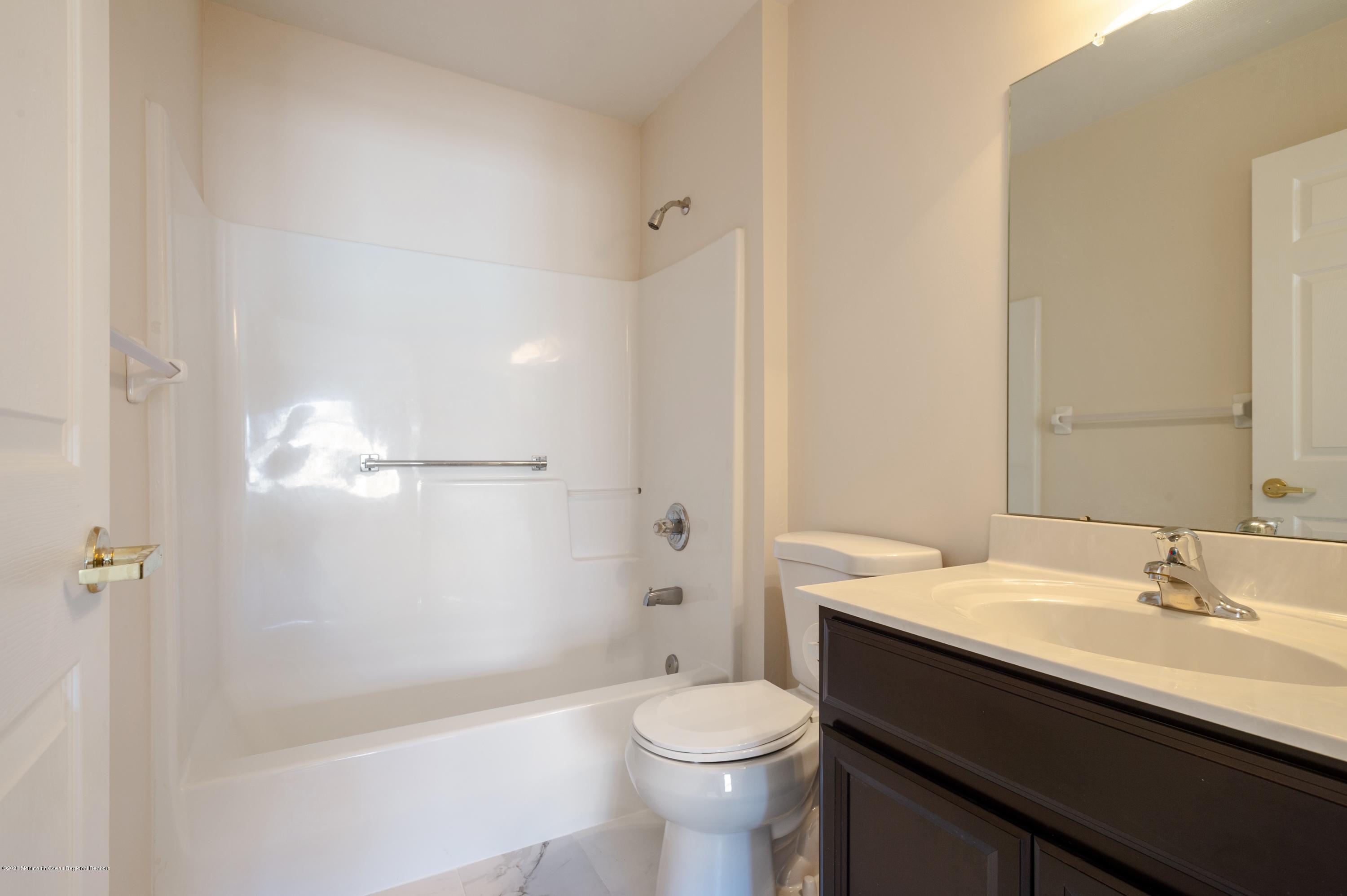 9 Portebello Road Jackson, NJ 08527 - Photo 24 of 26 24_9PortebelloRoad_9_2ndBathroom_HiRes