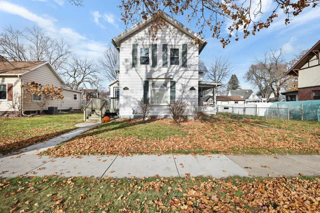 $240,000 | 320-322 3rd Street, Baraboo, WI 53913