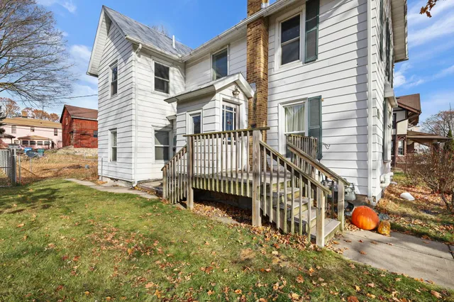 $240,000 | 320-322 3rd Street, Baraboo, WI 53913