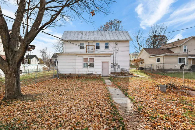 $240,000 | 320-322 3rd Street, Baraboo, WI 53913