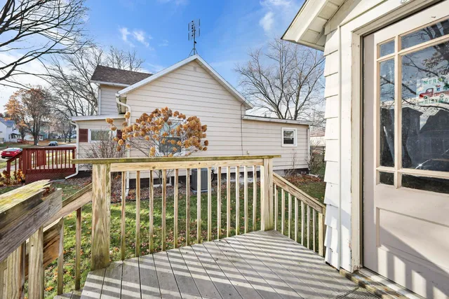 $240,000 | 320-322 3rd Street, Baraboo, WI 53913