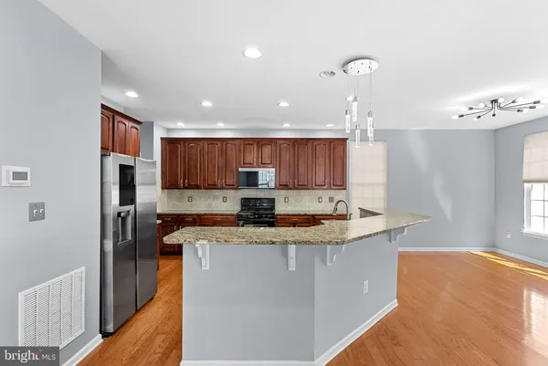 $950,000 | 25160 Riding Center Drive, Chantilly, VA 20152