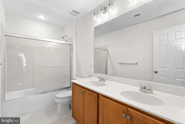 $950,000 | 25160 Riding Center Drive, Chantilly, VA 20152