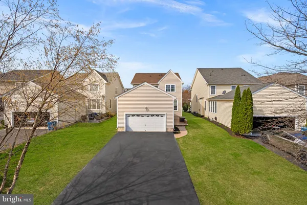 $950,000 | 25160 Riding Center Drive, Chantilly, VA 20152