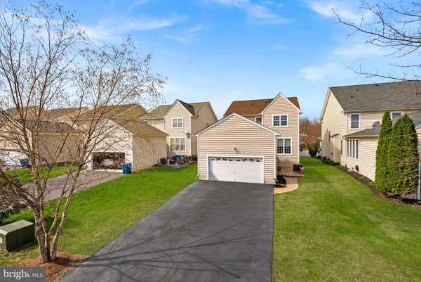 $950,000 | 25160 Riding Center Drive, Chantilly, VA 20152