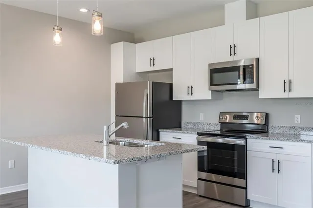 $2,450 | 2036 Silverstone Circle, Clearwater, FL 33760