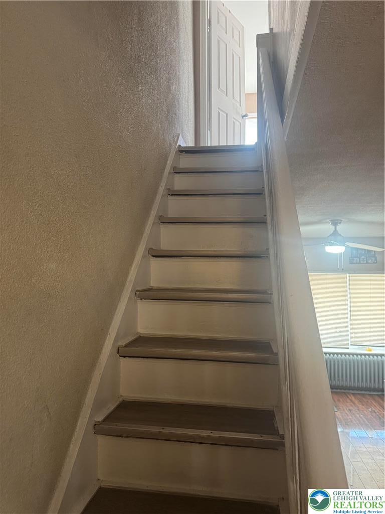 911 Marion Street Reading, PA 19604 - Photo 14 of 16 a view of entryway