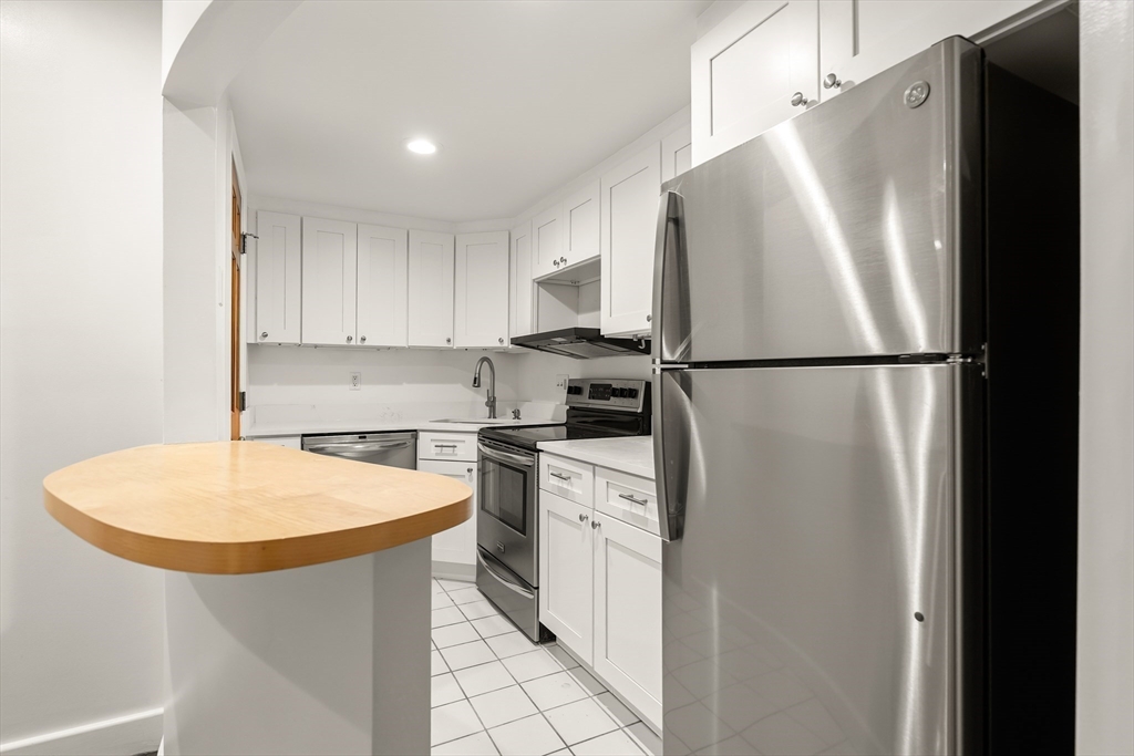 236 West Canton Street, Unit 2 Boston, MA 02116 - Photo 9 of 28