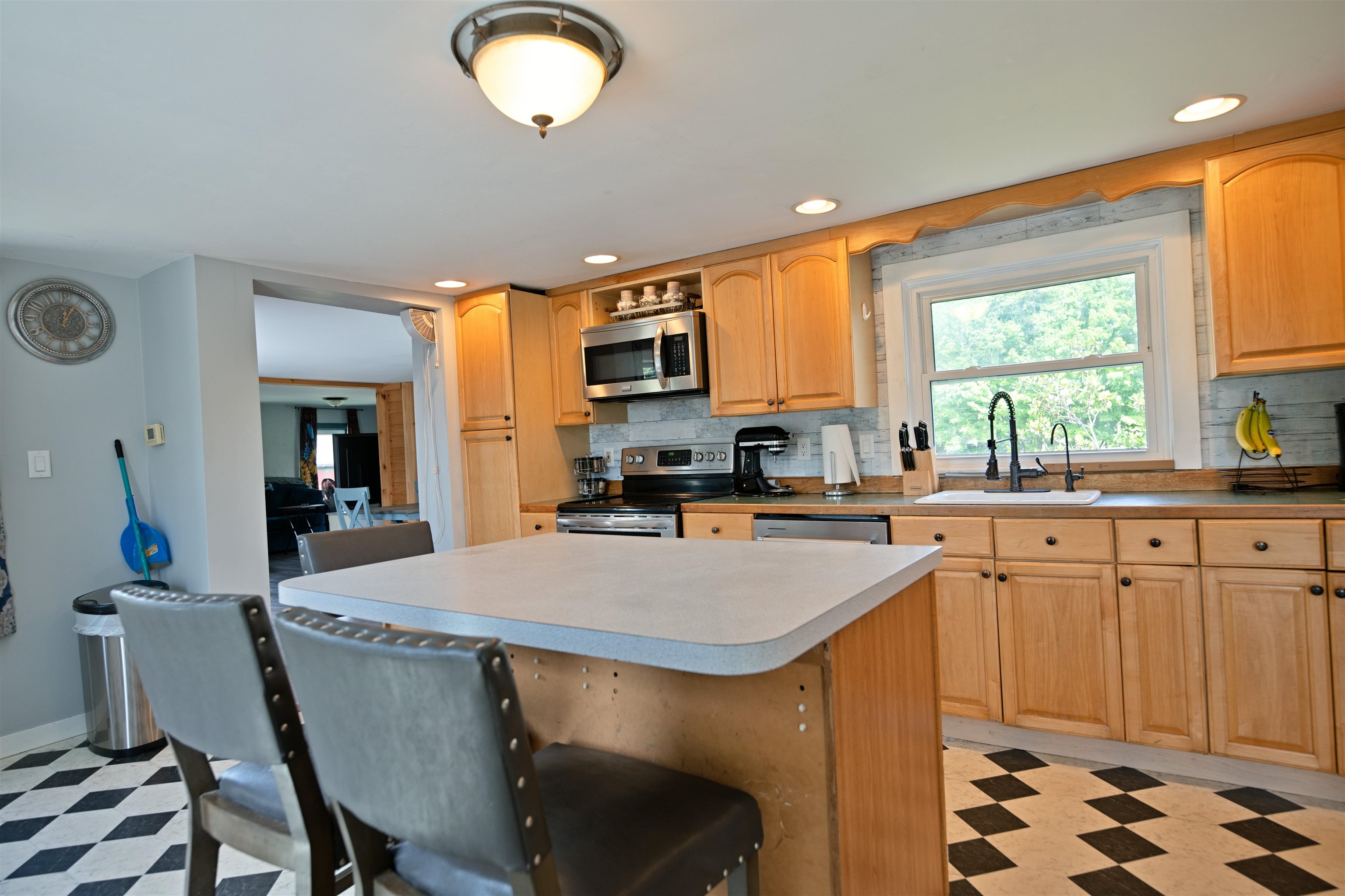 131 S Road Deerfield, NH 03037 - Photo 12 of 21