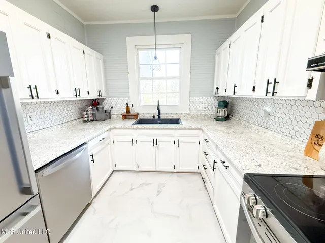 $185,000 | 1053 Johnston Station Road, Summit, MS 39666