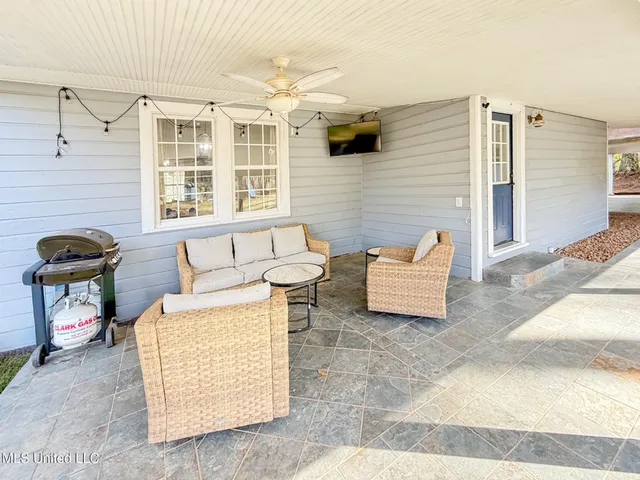 $185,000 | 1053 Johnston Station Road, Summit, MS 39666