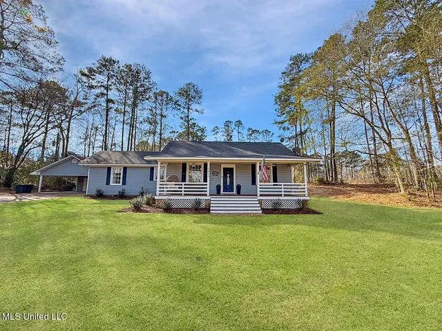 $185,000 | 1053 Johnston Station Road, Summit, MS 39666