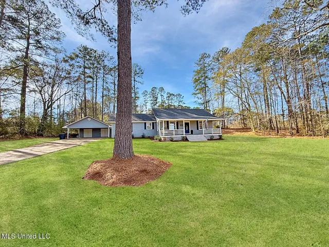 $185,000 | 1053 Johnston Station Road, Summit, MS 39666