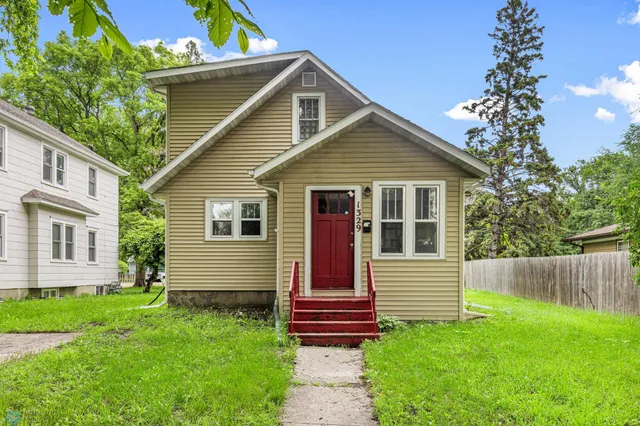 $179,900 | 1329 12th Street North, Fargo, ND 58102