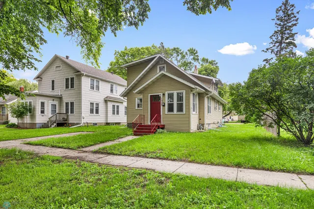 $179,900 | 1329 12th Street North, Fargo, ND 58102
