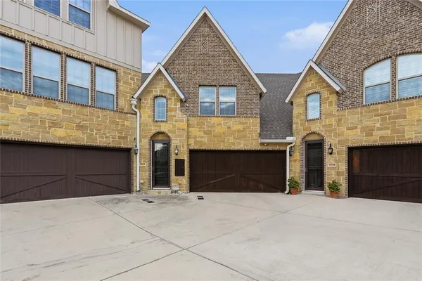 $390,000 | 6636 Lost Star Lane, Fort Worth, TX 76132