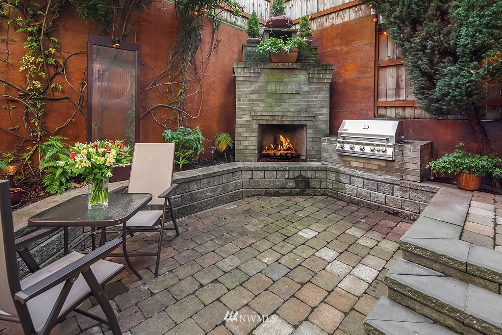 31 Etruria Street Seattle, WA 98109 - Photo 3 of 20 Gallery Image 3