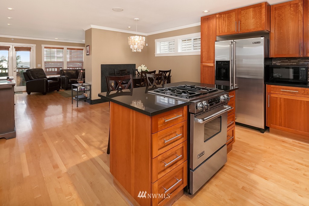 31 Etruria Street Seattle, WA 98109 - Photo 10 of 20 Gallery Image 10