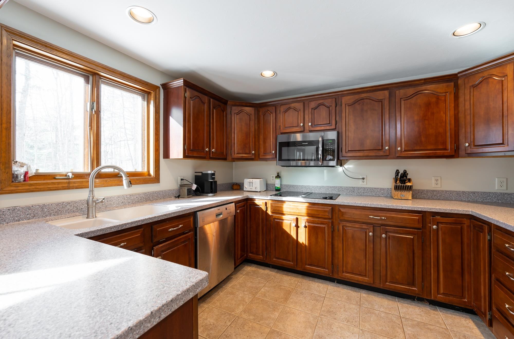 9 Tracy Way Meredith, NH 03253 - Photo 5 of 40