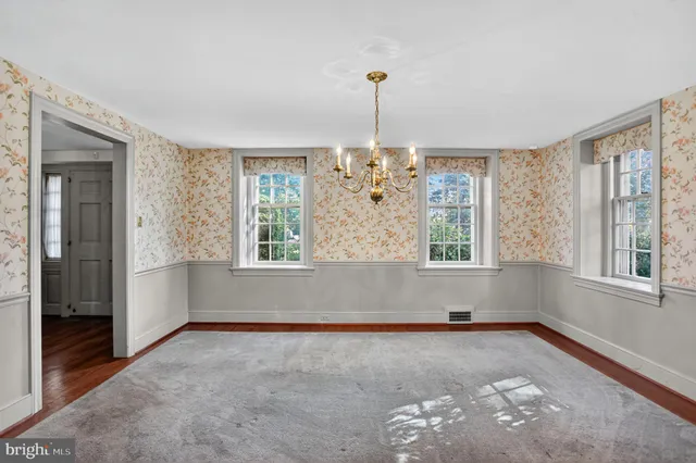 $750,000 | 3 Hidden Lane, Abington, PA 19046