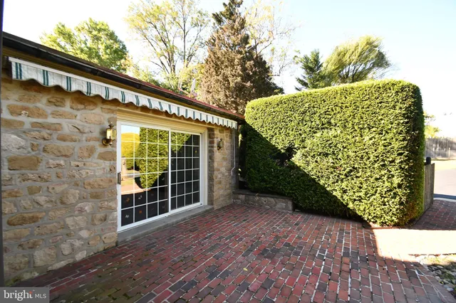 $750,000 | 3 Hidden Lane, Abington, PA 19046