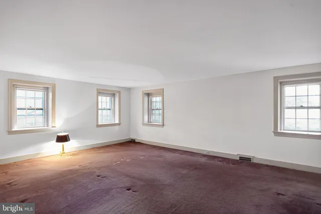 $750,000 | 3 Hidden Lane, Abington, PA 19046