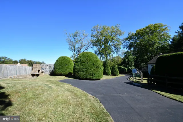 $750,000 | 3 Hidden Lane, Abington, PA 19046