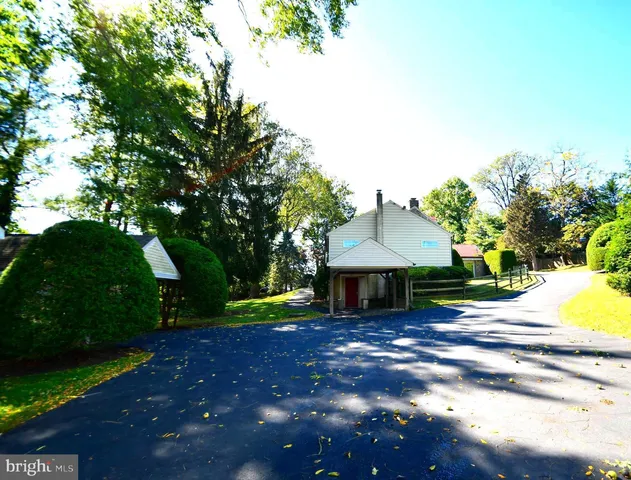 $750,000 | 3 Hidden Lane, Abington, PA 19046