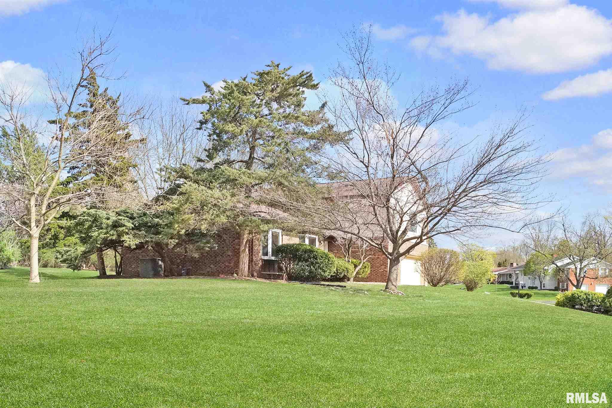 525 West Wolf Road Peoria, IL 61614 - Photo 3 of 44 Gallery Image 3