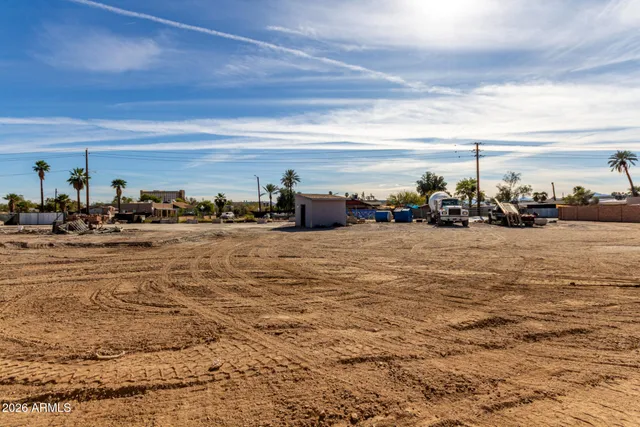 a view of a walk in closet