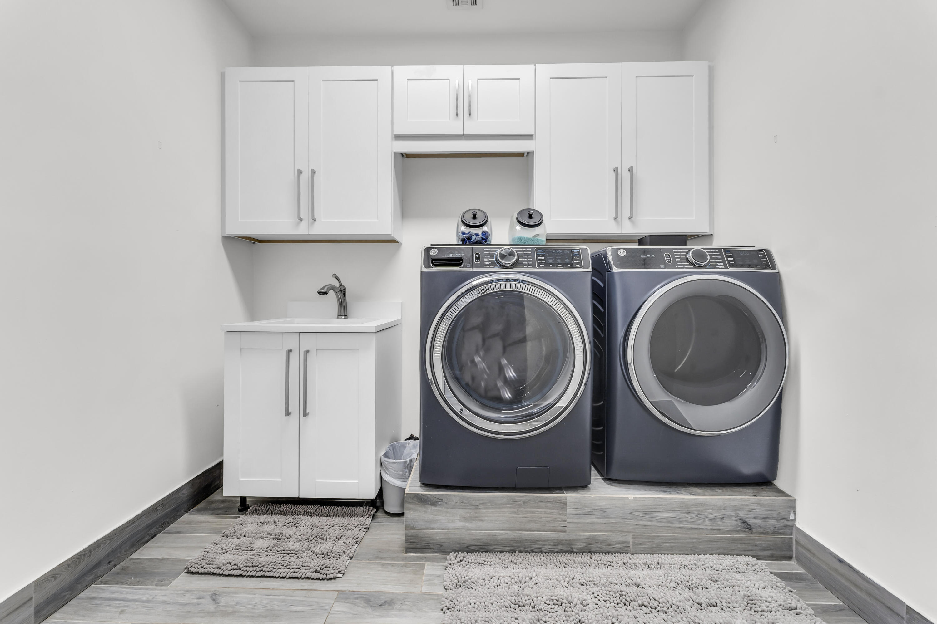 1472 Southwest 13th Street Boca Raton, FL 33486 - Photo 29 of 42 Laundry2