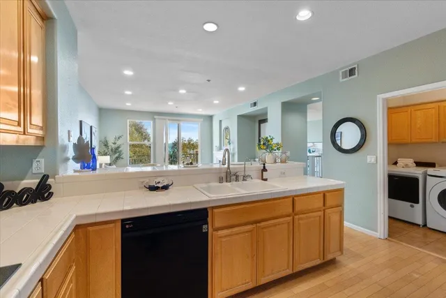 $1,198,000 | 133 Cliff Swallow Court, Brisbane, CA 94005