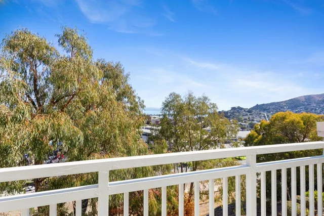 $1,198,000 | 133 Cliff Swallow Court, Brisbane, CA 94005
