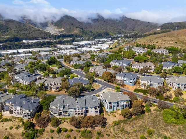 $1,198,000 | 133 Cliff Swallow Court, Brisbane, CA 94005