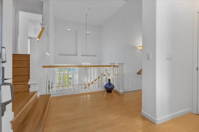 $1,198,000 | 133 Cliff Swallow Court, Brisbane, CA 94005