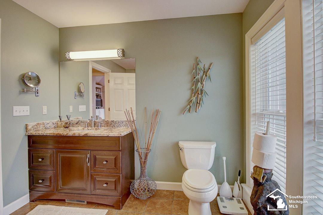 14225 Darling Road Milan, MI 48160 - Photo 24 of 39 50006608-23.JPG