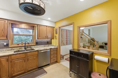 $435,000 | 7925 West Oakbrook Circle, Madison, WI 53717