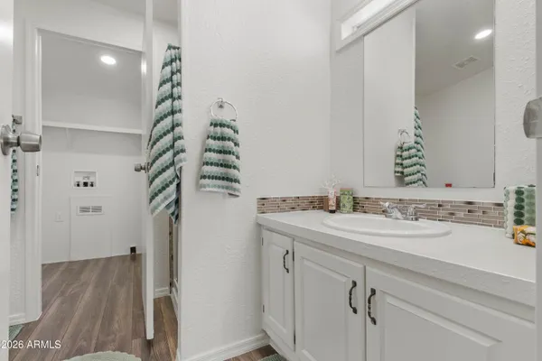 $285,900 | 5955 South Pintek Lane, Hereford, AZ 85615