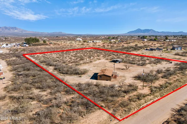 $285,900 | 5955 South Pintek Lane, Hereford, AZ 85615