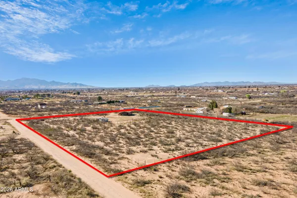 $285,900 | 5955 South Pintek Lane, Hereford, AZ 85615