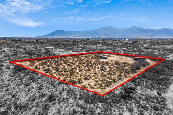 $285,900 | 5955 South Pintek Lane, Hereford, AZ 85615