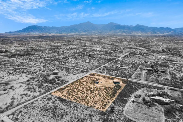 $285,900 | 5955 South Pintek Lane, Hereford, AZ 85615